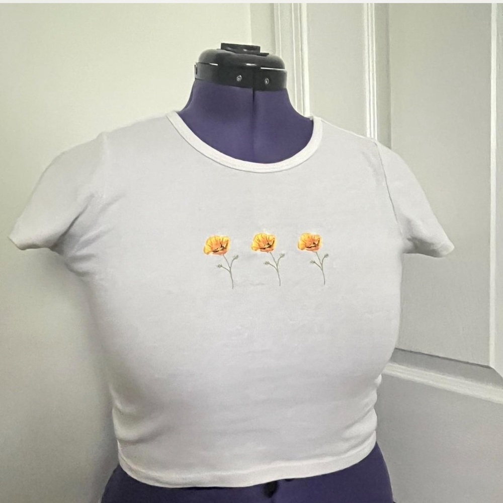 Brandy Melville baby tee